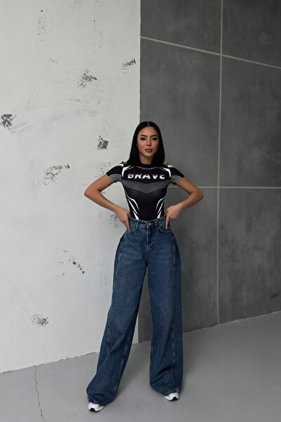 İlayda Toprak Brave Digital Printed Black Short Sleeve Crop Blouse