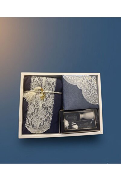 Fashion Details Women's 4-piece set, luxurious rose pattern and decorative de...