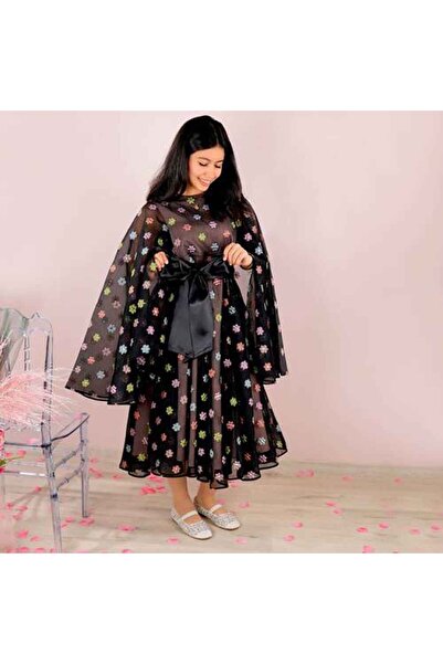 Mamnon black colored dress