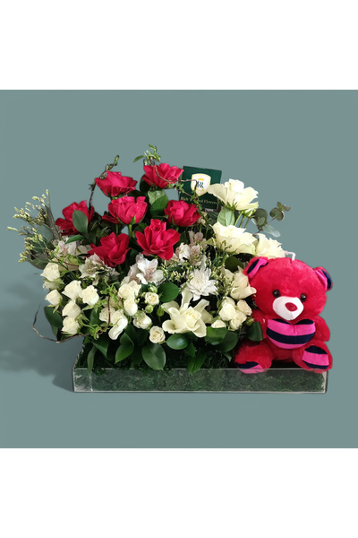 Rich and Royal Flowers Sweetheart Surprise