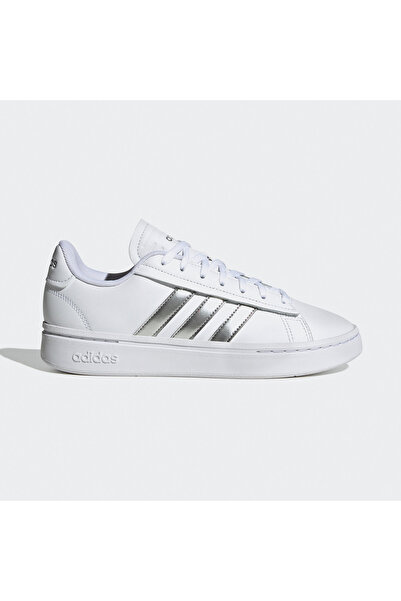adidas حذاء رياضي كاجوال أبيض للنساء من جراند كورت ألفا