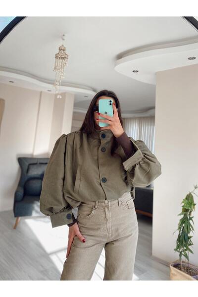 Hacer Balcı سترة بومبر من الجلد المدبوغ مبطنة باللون الكاكي