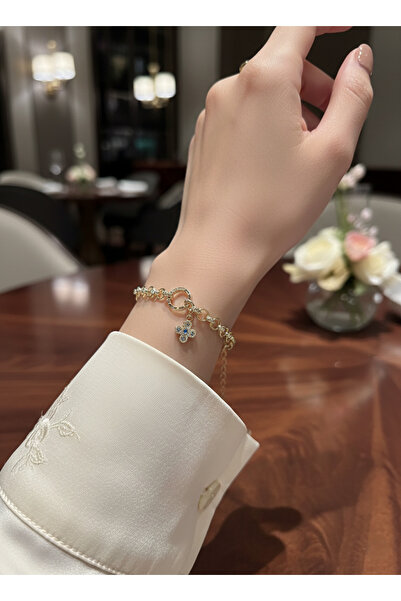 Elmosia Jewelry VIP Yonca Figürlü Taşlı Zincir Bileklik – Ayarlanabilir 14K A...