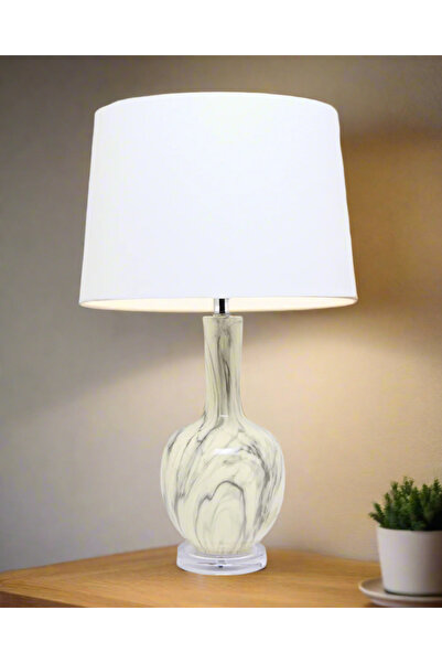 REDTAG مصباح طاولة بقاعدة ذهبية مع غطاء مطوي