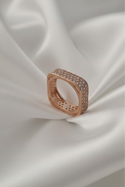 LA PERRY ACCESSORIES Gold Color Tamtur Three Row Square Zircon Ring