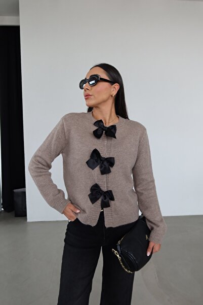Özge Özgenç Cardigan with Bow Accessories