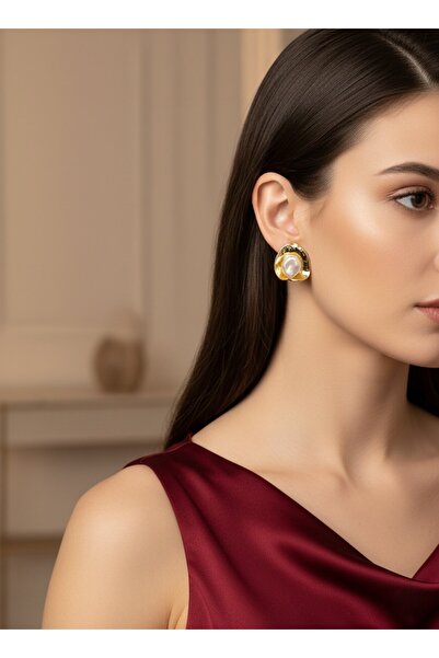 Elmosia Jewelry VIP İnci Detaylı Gold Çelik Kadın Küpe – Kararmaz, Zarif ve Ş...