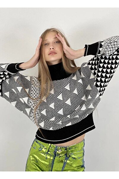 Butik High-Necked Knitwear Sweater