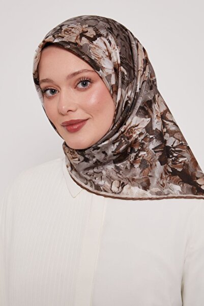 Levidor Batik Floral Pattern Sparkling Crystal Scarf