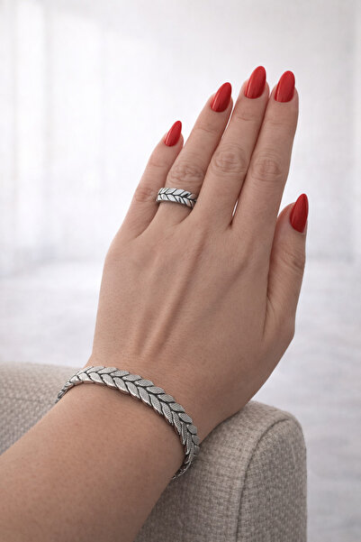 KsmOnyx Kadın Bakır Yaprak Desenli Bileklik – Şık ve Modern Takı