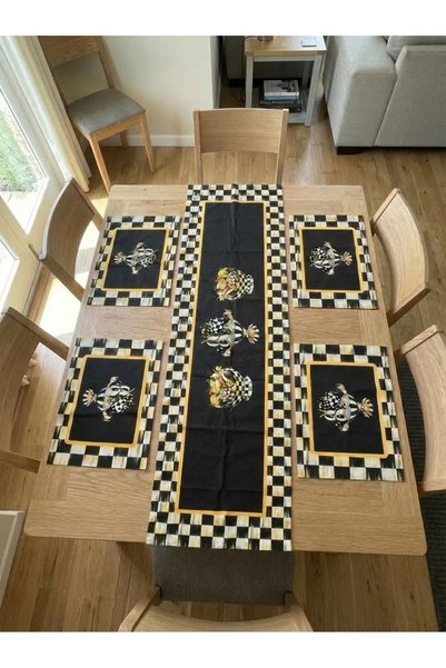 tarzınısec Black and White Square Patterned Runner & 4-Piece Square Placemat Set