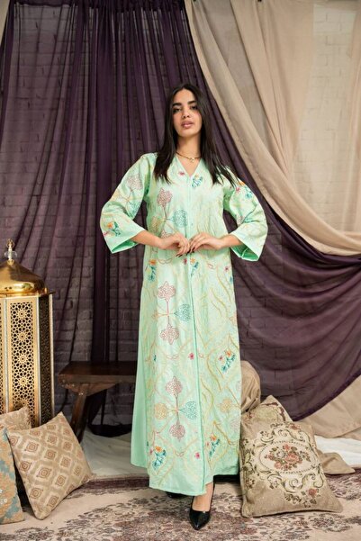 Greenko An elegant floral jalabiya that suits your sophisticated style.