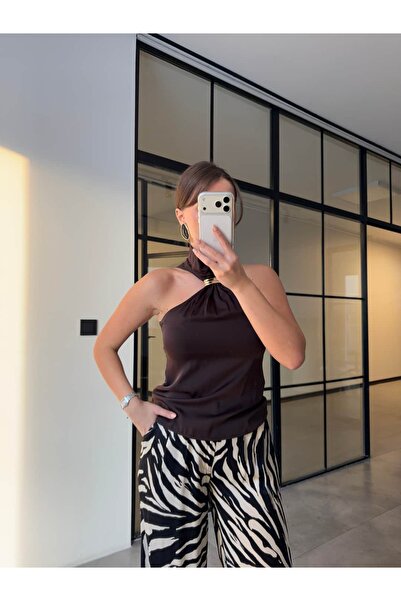 BB Bensu Buyruk BLUZĂ DE SATEN CU GULER HALTER ȘI ACCESORII DORATE MARO