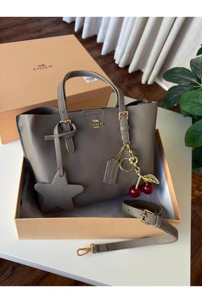 GGGG Bags with their accessories