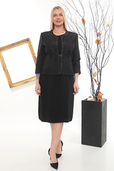 MİSS DİAMOND طقم مكون من سترة قصيرة سوداء مع تفاصيل أنيقة من التطريز الحجري