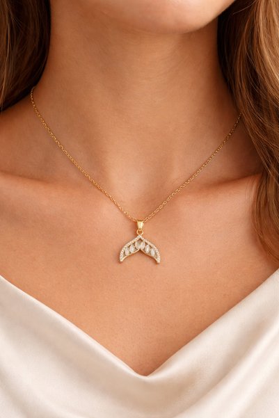 Tasarım Zircon Stone Gold Color Crescent Pointed Elegant Women's Necklace - Non-Tarnish Steel