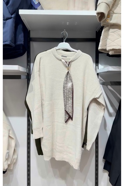 Vaniza Fularli Sweater