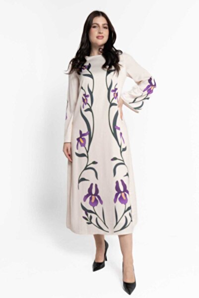 Nichii فستان ماكسي بيج مزين بنقوش زهور وأكمام طويلة