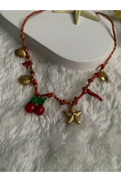 NUR LUCIA قلادة من الفولاذ مع تعليقة على شكل قلب، مزينة بخيط أحمر، كرز، محار،...