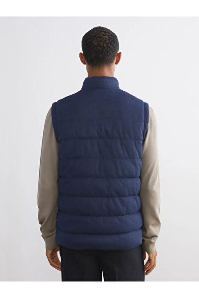 LC Waikiki Slim Fit Stand Collar Men's Puffer Vest