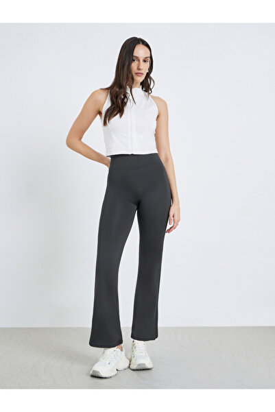 Styli Women Grey High-Waisted Flared Leggings