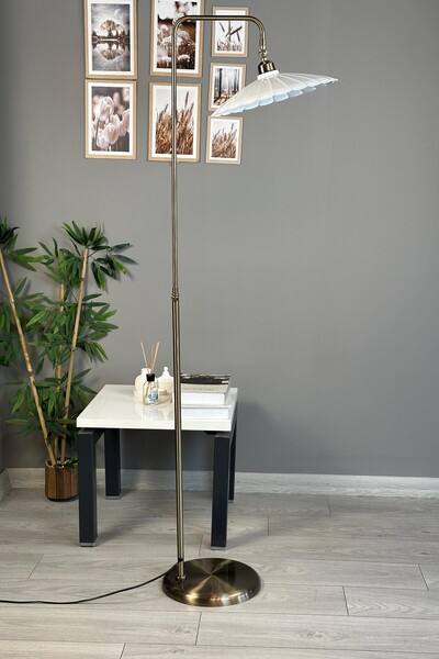 Bamyum Risso Beyaz Hareketli Başlık Eskitme N Gövde Metal Tek Ayaklı Lambader...