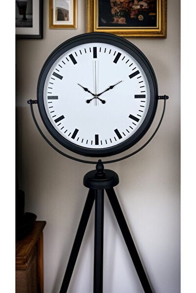 MericLine ساعة بتصميم بسيط باللونين الأسود والأبيض مع حامل ثلاثي القوائم