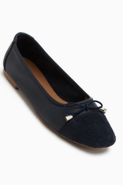 Limoya حذاء باليه نسائي من الجلد الطبيعي باللون الأزرق الداكن من Anjela مزود ...