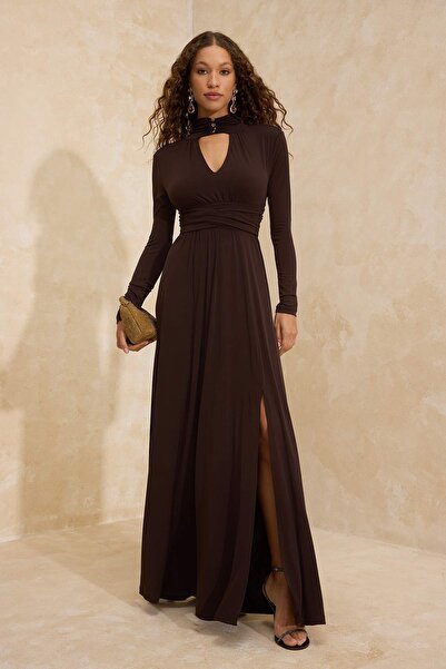 Trendyol Collection Braunes, detailliertes Strick-Maxikleid für Abendveransta...