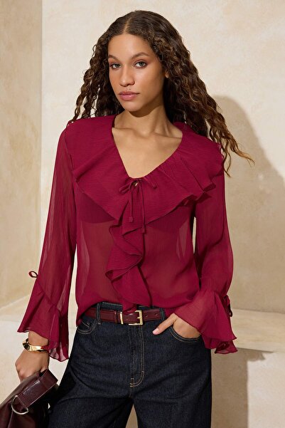 Trendyol Collection Μπλούζα από διάφανο σιφόν με λεπτομέρεια με βολάν σε μπορ...