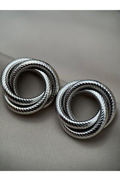 Luseda أقراط دائرية فضية اللون بتفاصيل ملتوية للنساء