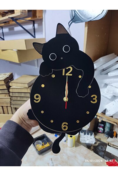 YekPare Kişiye Özel İsimli Saatteki Kedi Duvar Saati 18cm x 32cm