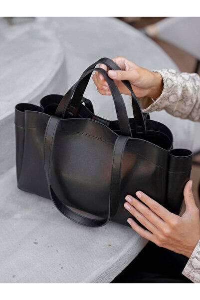 Marvelis حقيبة يد وكتف نسائية سوداء بتفاصيل محفظة من ماركة مادريد يافورو