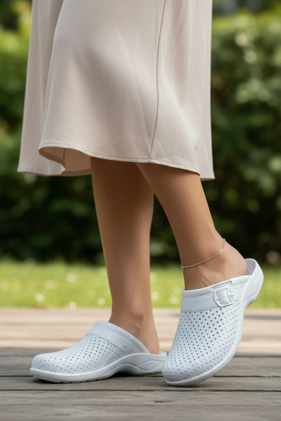 GEZER Beyaz Kaydırmaz Plastik Önü Kapalı Banyo,lavabo,balkon,teras,bahçe Terliği