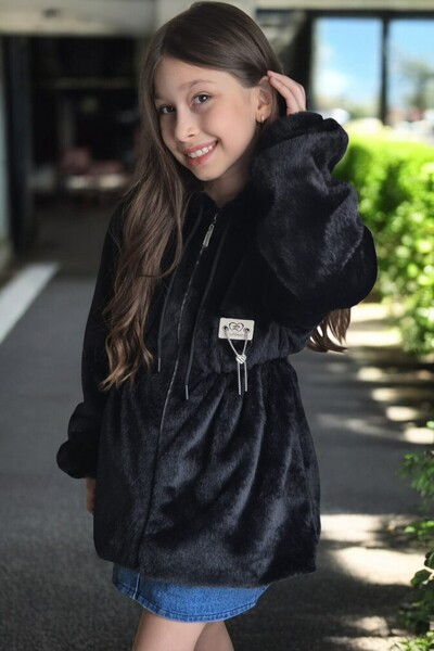 QUB CLUB Черно яке с подплата за момичета, налично в един размер по-голям