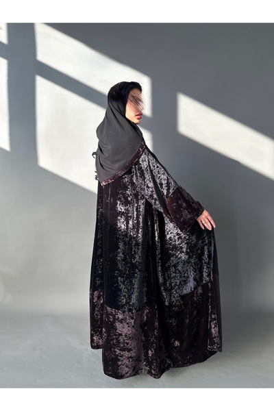 outline Winter abaya, quarter-circle style, velvet, in black and brown, with ...