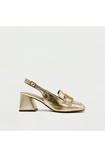 Folle حذاء بكعب عالٍ من الجلد الطبيعي باللون الذهبي مع إكسسوارات سلسلة