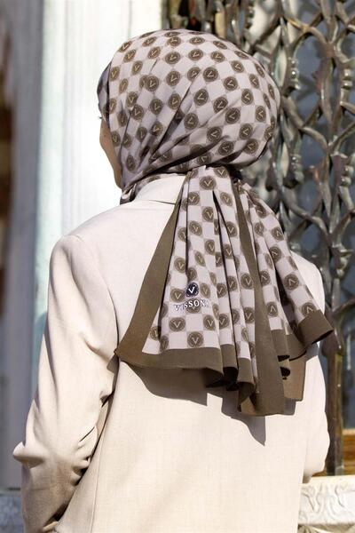 Vissona شال مزين بنقشة مونوغرام من حرير المدينة الفاخر - لون القهوة الحليبية ...