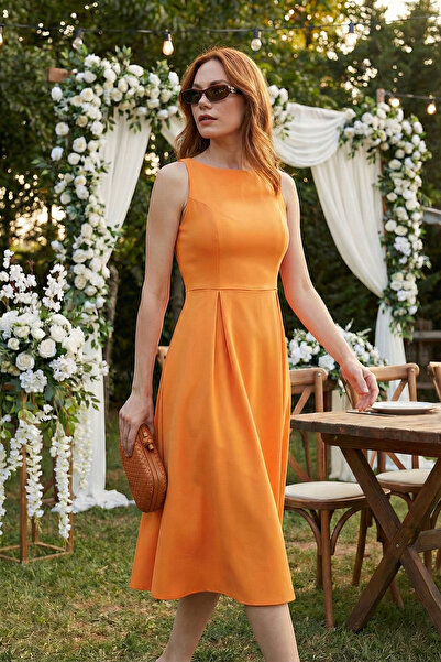 Lela Rochie midi plisată cu buzunare, cu decolteu rotund, cu croiala normală ...