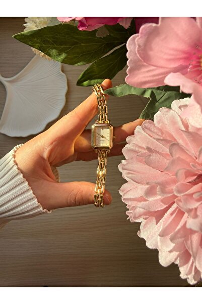 rubsey ساعة يد نسائية كلاسيكية بحبل من القش بتصميم كلاسيكي مربع ذهبي (سيتم إر...