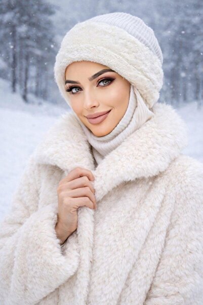 Aişe tesettür Kırık Beyaz Fitilli Kürk Aksesuarlı Tesettür Bere