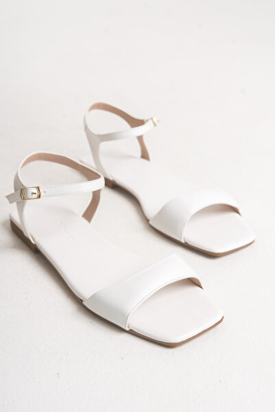 Liza Shoes صندل نسائي بإبزيم على شكل إبهام من SELENE A012-K265