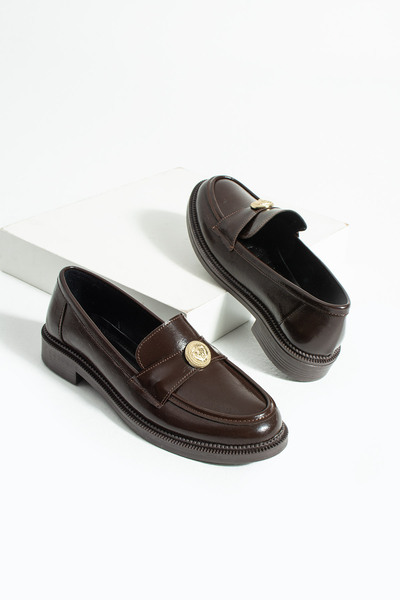 guijarro Дамски златисти бродерирани луксозни кафяви мокасини - серия „Офис и...