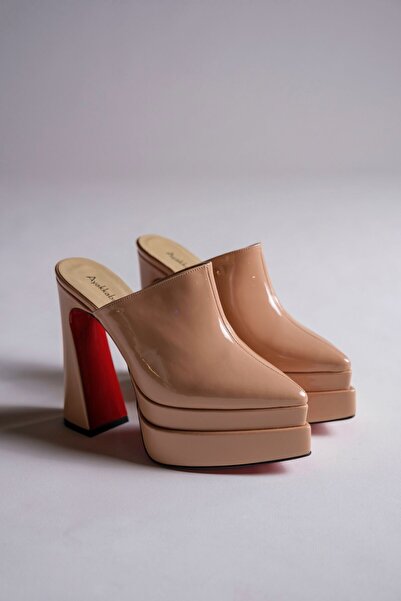 Ayakkabı Ateşi Nude lakovaná kůže Design s dvojitou platformou Uzavřená špičk...