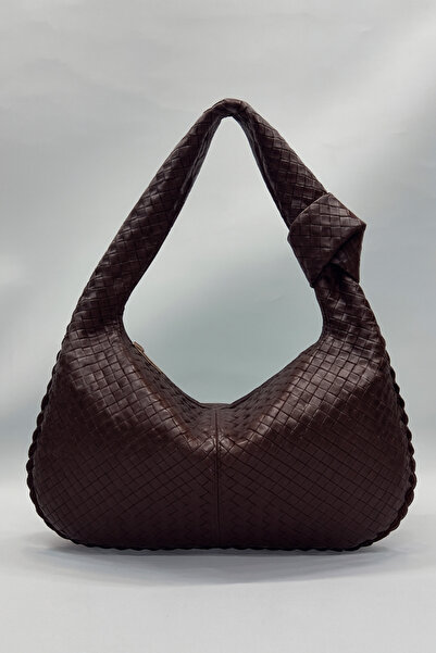 bahwar حقيبة هوبو مثلثة الشكل ذات نسيج محبوك