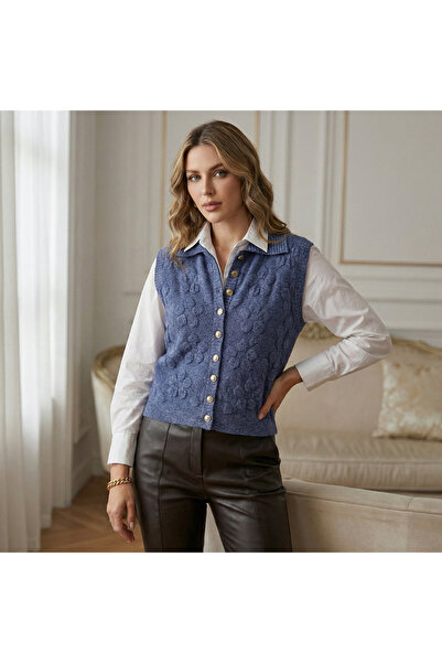 Qoolest Kadın Yünlü Mavi Yakalı Kabartma Desenli Yünlü Düğmeli Triko Yelek