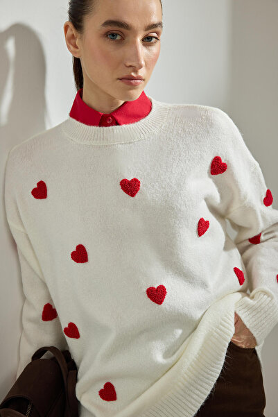 Touché Privé Heart Embroidered Knitwear Sweater
