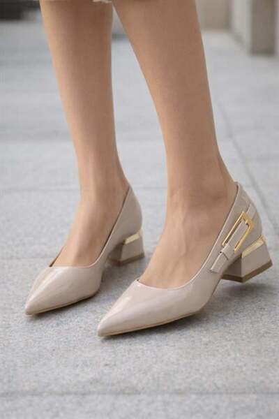 Les Passent Women's Elanor Beige Patent Leather Side Buckle Thick Heeled Casu...