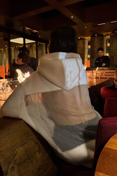 hitup هودي راديانت ليدي بتفاصيل حجرية ثلاثية الأبعاد على قماش التول