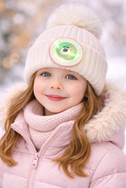 gigigiyim Unisex Children's Beanie with Light Detail